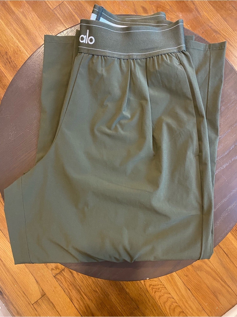 ALO Yoga Suit Up Trouser in Olive XS Long
